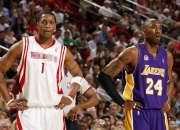 开云足球直播-活塞正面击溃76人，布克带队取胜，一场颠覆预期的胜利