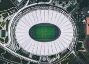 开云体育视频直播-赛道上的孤勇者，阿隆索驾驭阿斯顿马丁鏖战哈斯，点燃赛场之夜